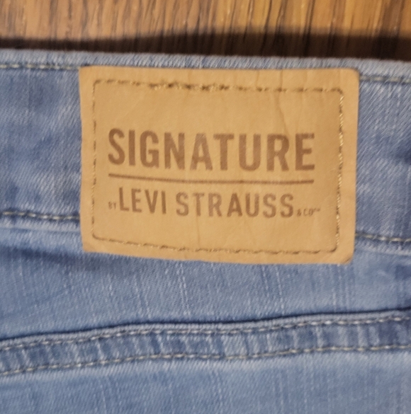 Levi's High Rise Super Skinny Distressed Women's Denim Jeans W29 L28.5 B45 - Picture 11 of 11